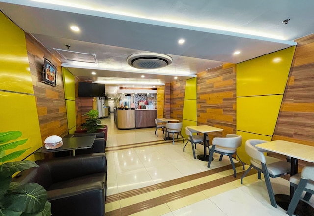 ホテル 99 モニュメント カロオカン