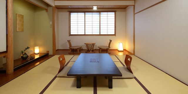 浜辺の料理宿 宝来館