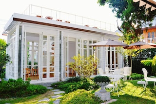 イート スリープ カフェ & ベッド