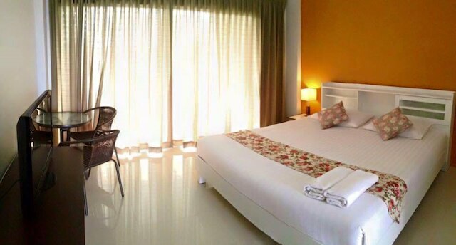 ナトナリン ホテル