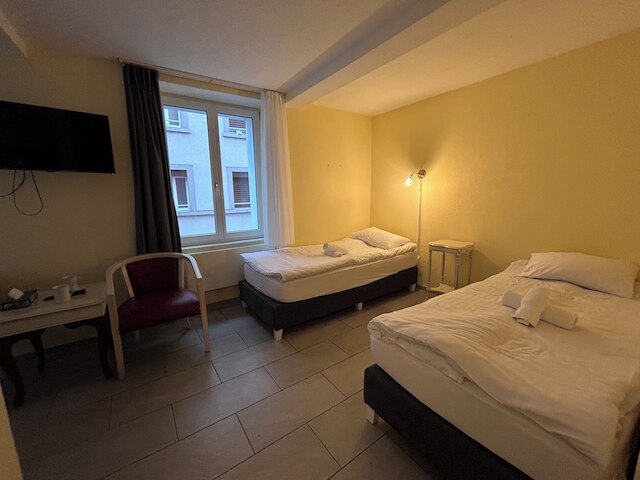 ガストハウス 210