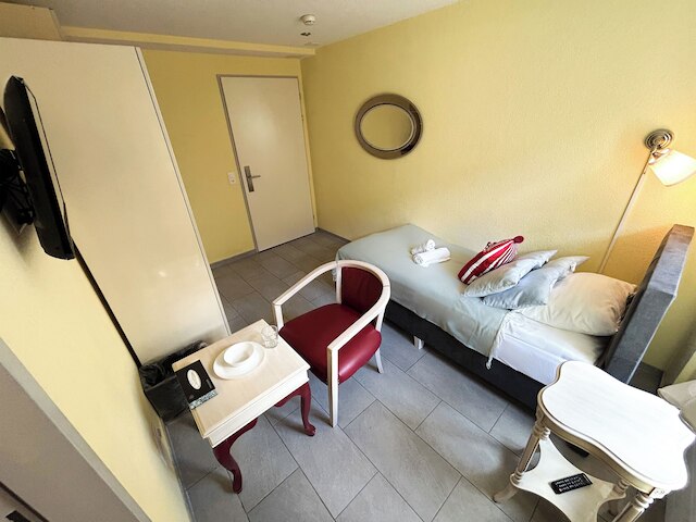 ガストハウス 210