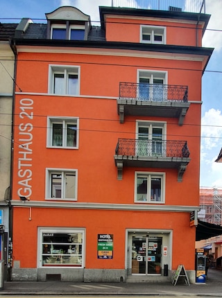 ガストハウス 210