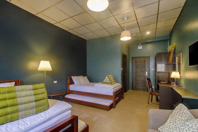 Hom hostel & cooking club