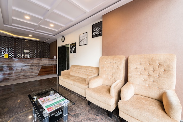 トリーボ グリーンウッドプレミアスイーツ、オールドエアポートロード