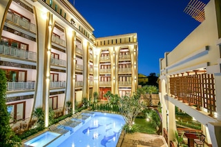 ザ ナイト ホテル