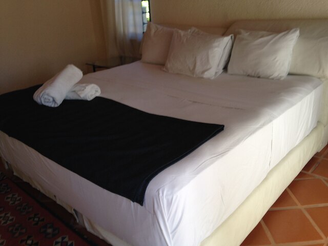 ホステル カーナ 4 ユー