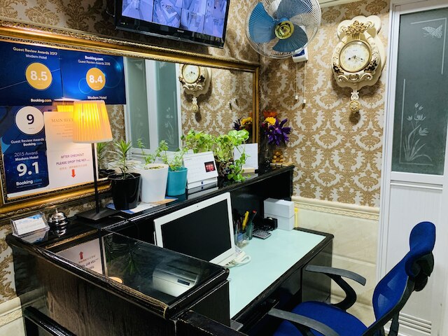 モダン ホテル (摩登賓館)