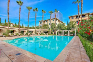 グローバル ラグジュアリー スイーツ アット ザ ビレッジ