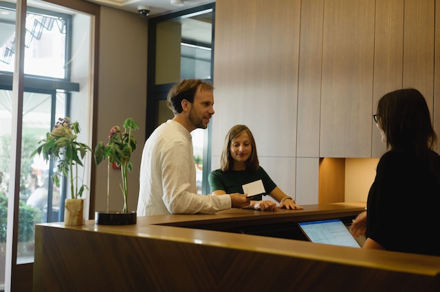 メルター ホテル & アパートメンツ