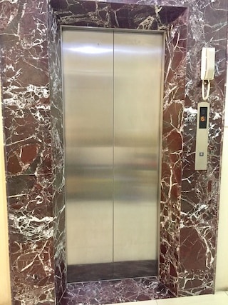 ニュー ホテル II