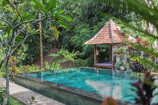 サリ バンブー ヴィラズ