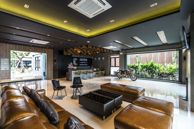 クレスコ ホテル ブリーラム