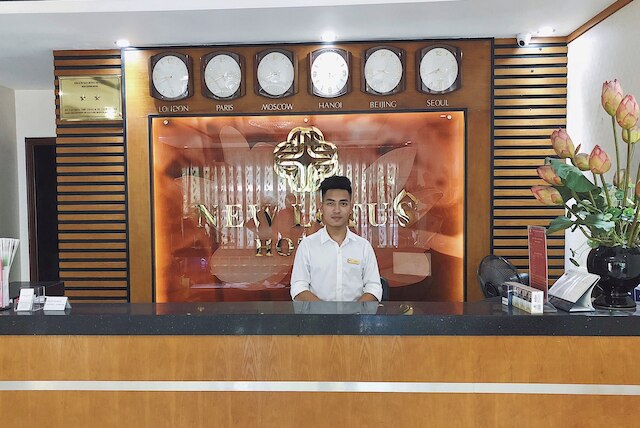 ニュー ロータス ホテル