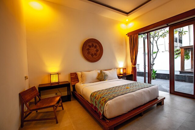 ギリ・サンズ・ホテル&バー