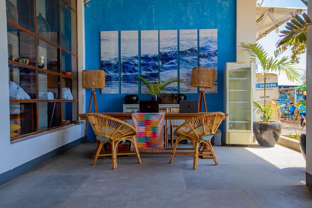 ギリ・サンズ・ホテル&バー