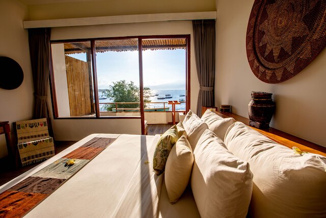 ギリ・サンズ・ホテル&バー