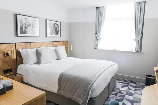 ビクトリー ハウス レスター スクエア