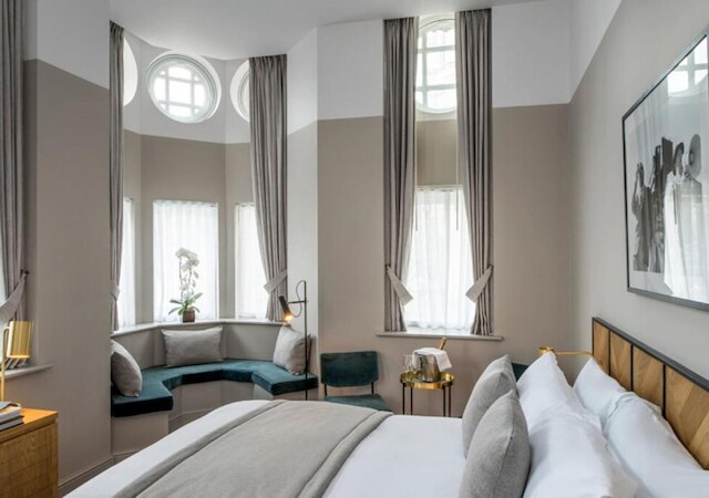 ビクトリー ハウス レスター スクエア