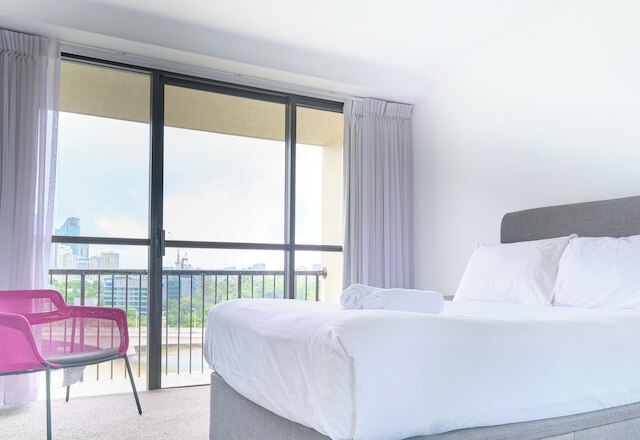 リバー・プラザ・アパートメンツ