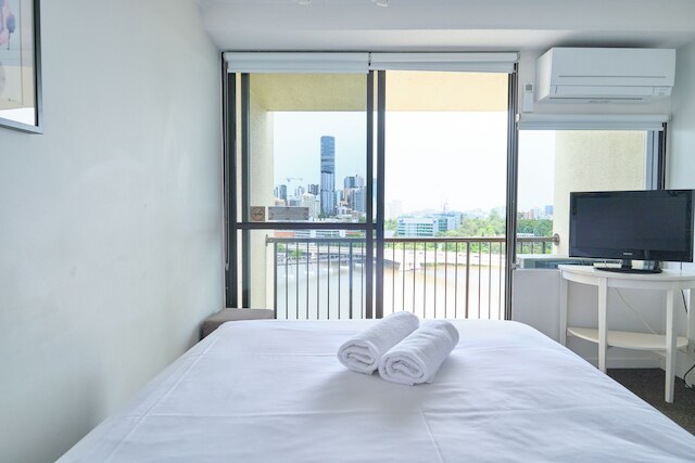 リバー・プラザ・アパートメンツ