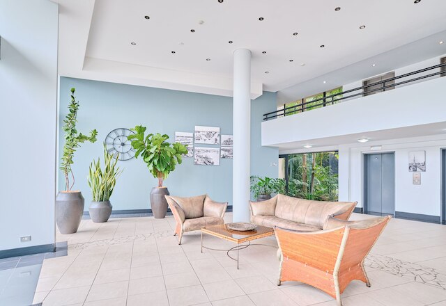 リバー・プラザ・アパートメンツ