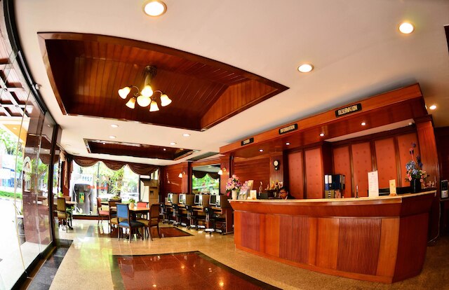 シーロム ヴィレッジ イン