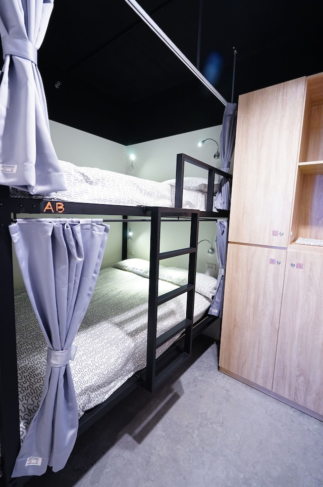 ケイブメン ホステル台北ステーション ブランチ (卡夫人背包客棧)