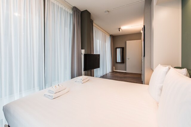 YAYS アムステルダム ノース バイ ヌマ