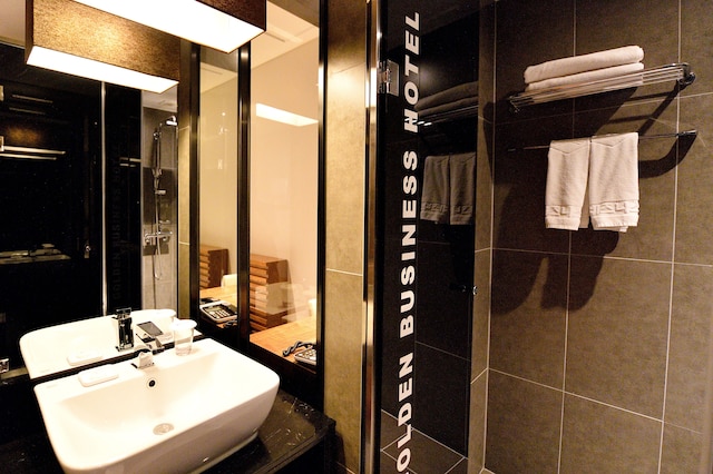 ゴールデン ビジネス ホテル