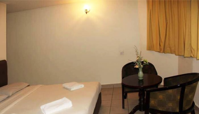 ワン ホテル サドン ジャヤ