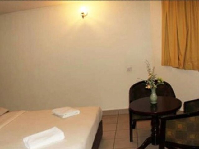 ワン ホテル サドン ジャヤ