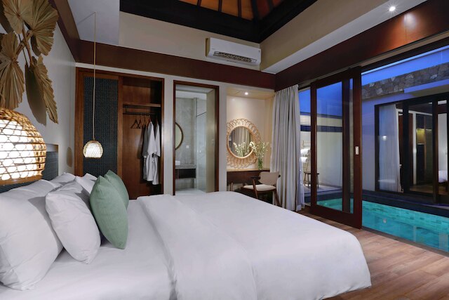 カムエラ ヴィラズ ラゴイ ベイ ビンタン