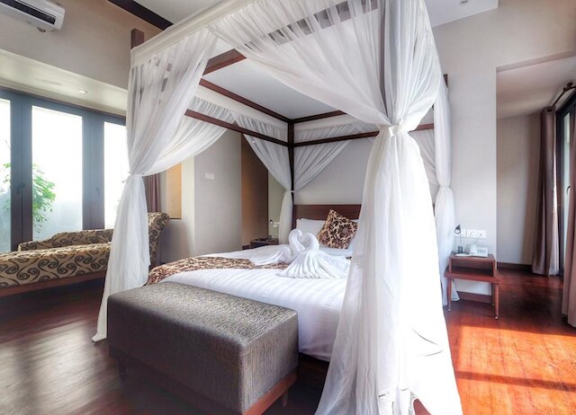 カムエラ ヴィラズ ラゴイ ベイ ビンタン