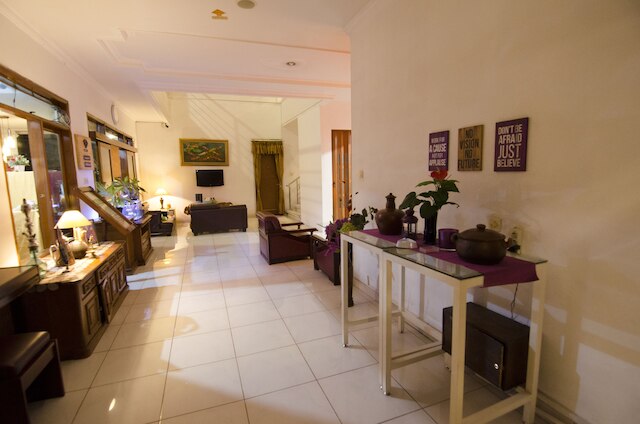 フォラ ゲスト ハウス タマン リンカル