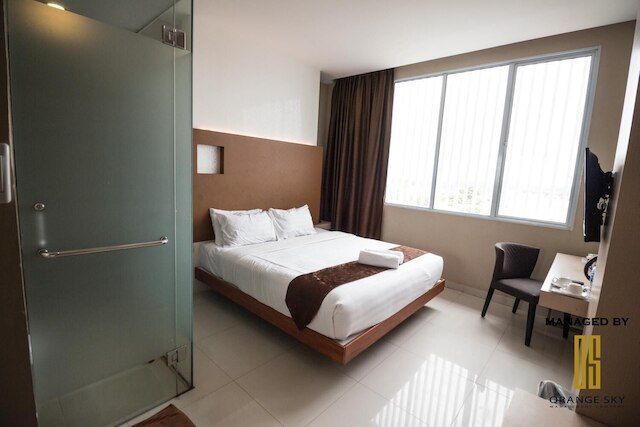 オーエス ホテル エアポート バタム