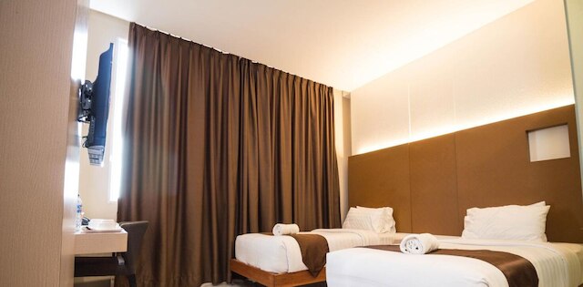 オーエス ホテル エアポート バタム