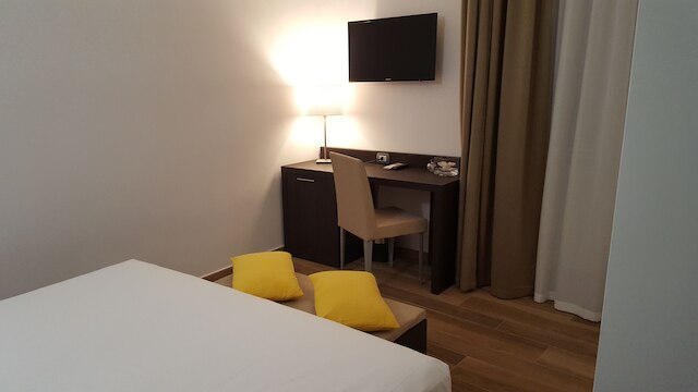 ウナ フィネストラ ス モンティ