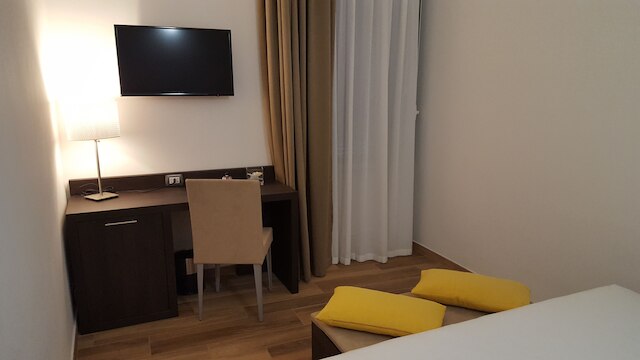 ウナ フィネストラ ス モンティ