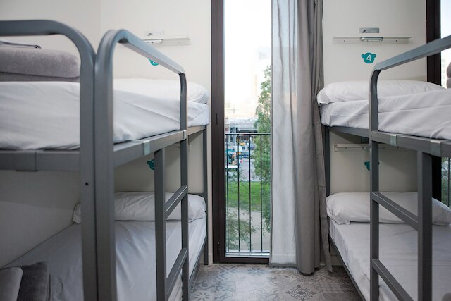 ミーティング ポイント ホステルズ