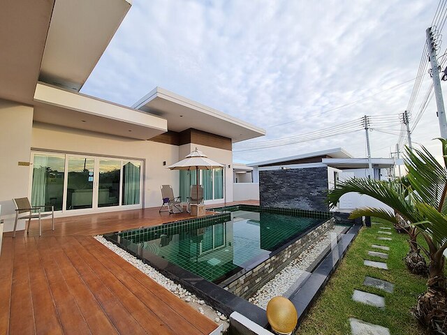 ジラ プール ヴィラ