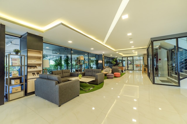 ポーズ アンド プレイ ホテル