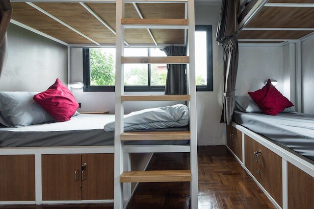 ハウス ホステル