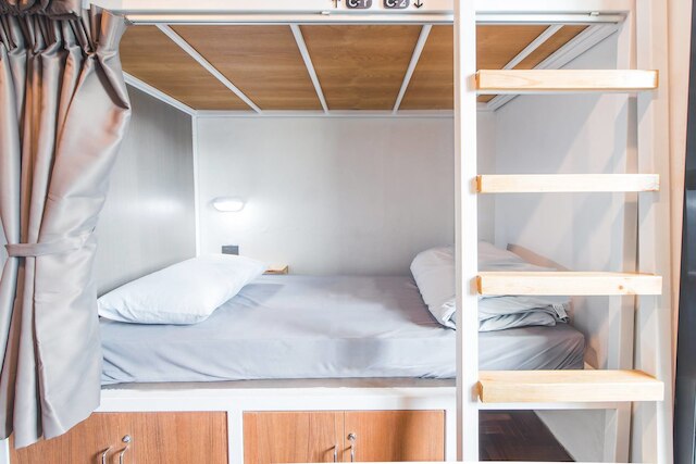 ハウス ホステル