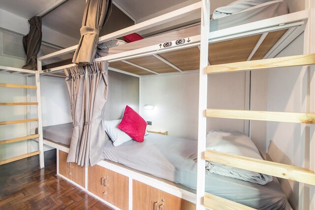 ハウス ホステル