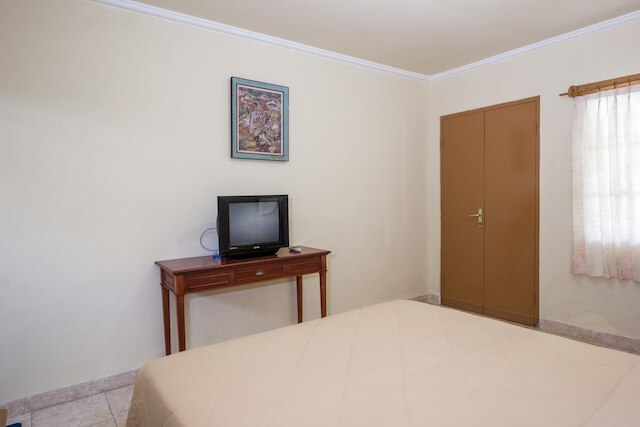 レッドドアーズ @ セマラ ビーチ サンライズ