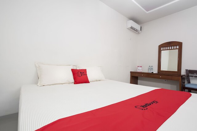 レッドドアーズ アット パンリマ スディルマン