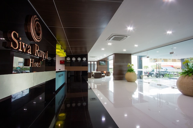 シヴァ ロイヤル ホテル