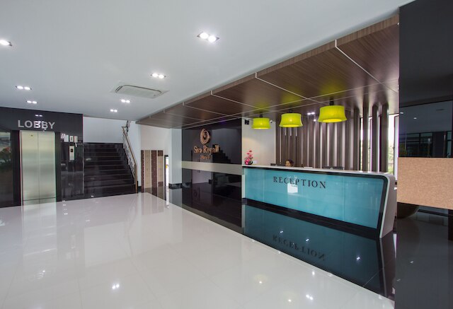 シヴァ ロイヤル ホテル