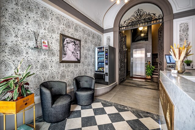 マルテッリ 6 スイーツ アンド アパートメンツ